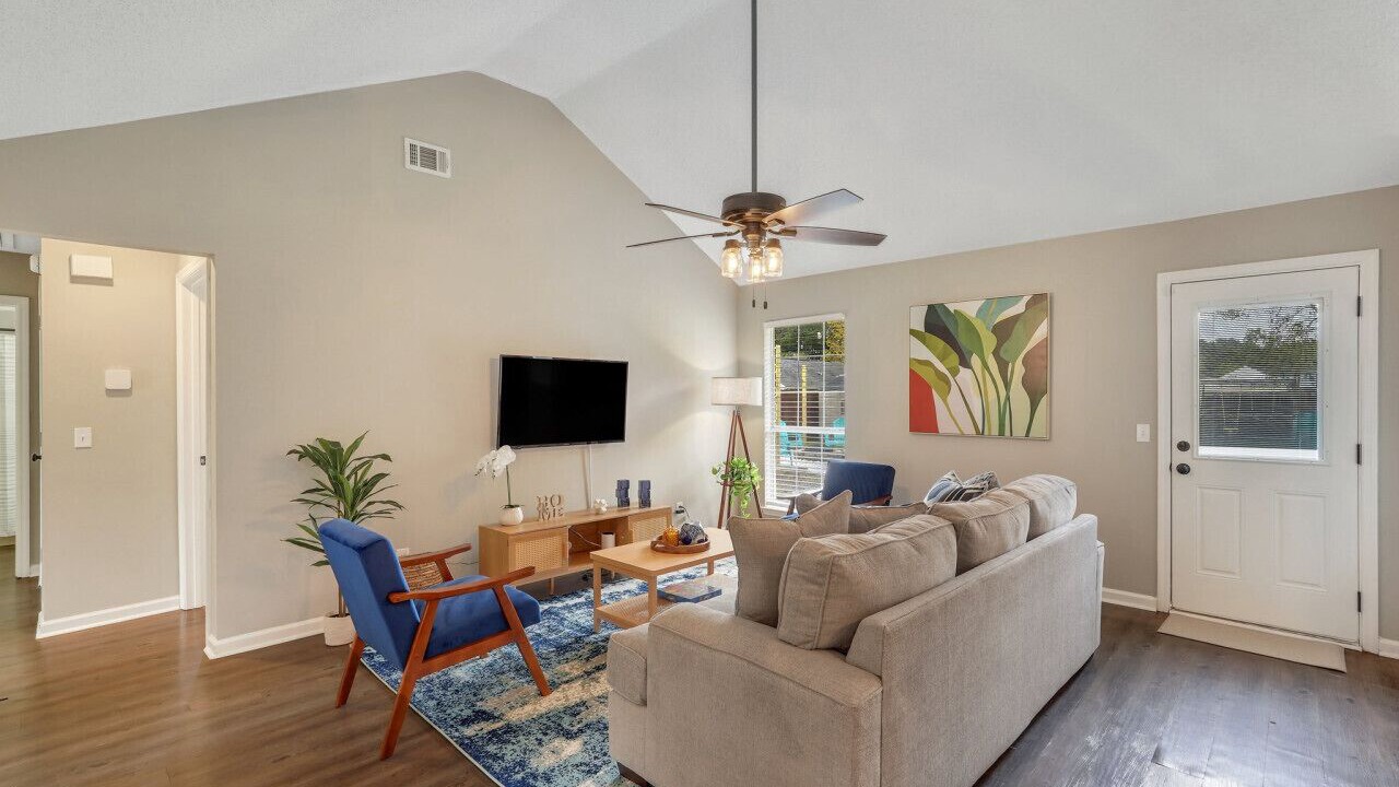 Photo of Livingroom in Richmond Hill