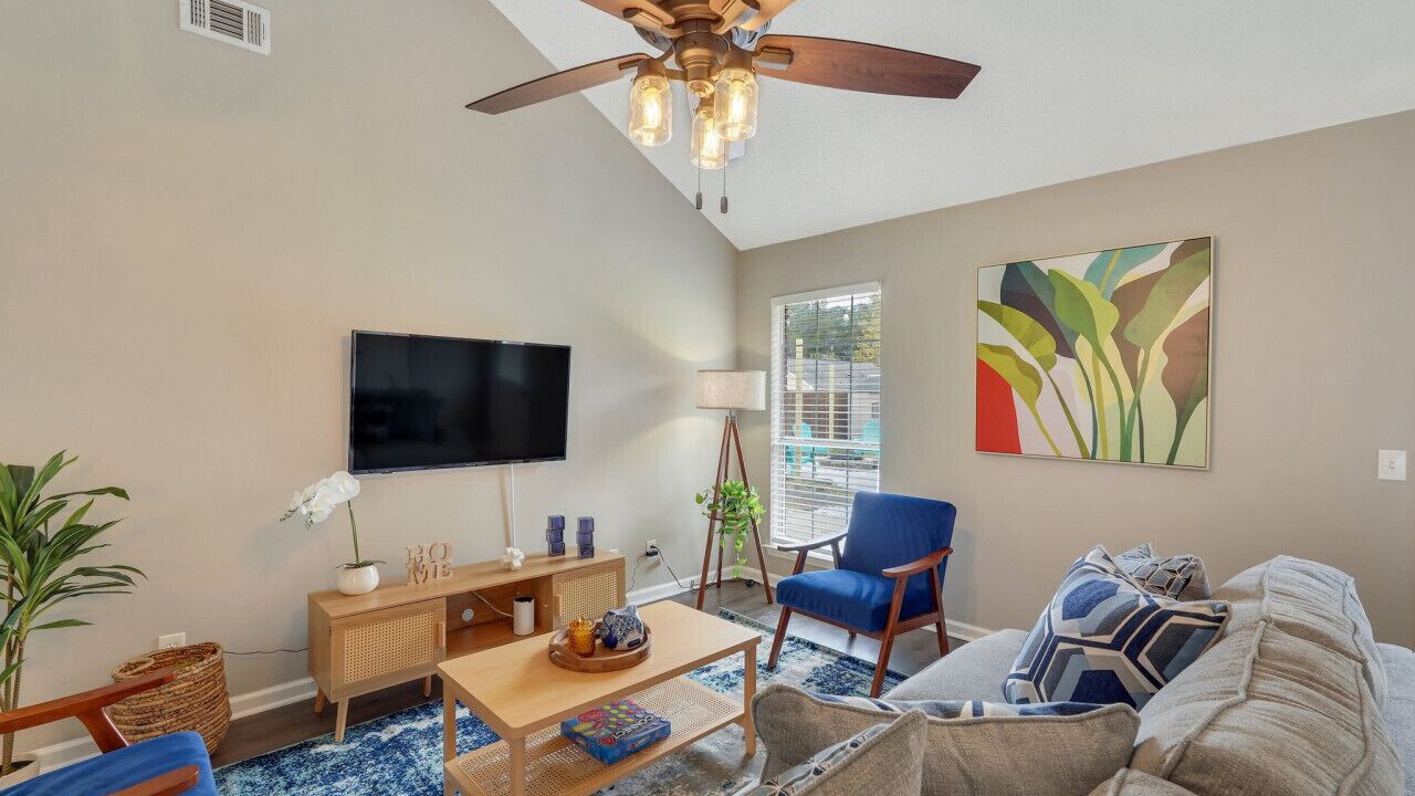Photo of Livingroom in Richmond Hill