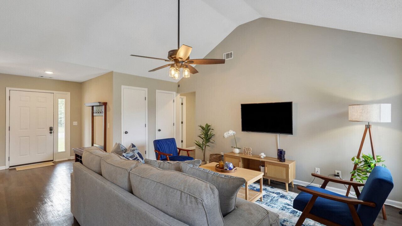 Photo of Livingroom in Richmond Hill