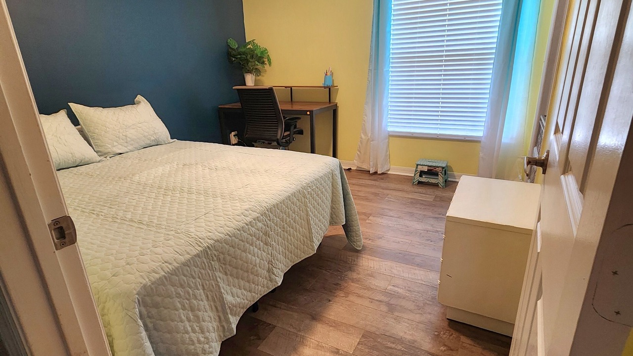 Photo of Bedroom in Vero Lake Estates