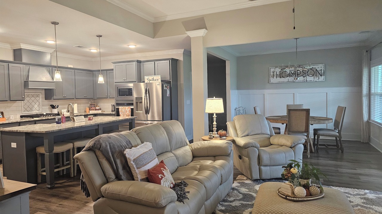 Photo of Livingroom in Langley