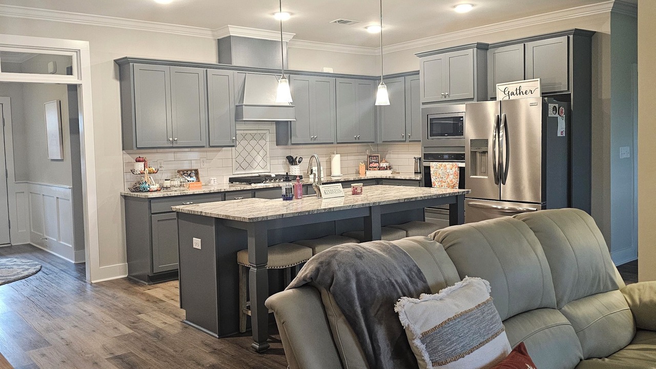 Photo of Livingroom in Langley