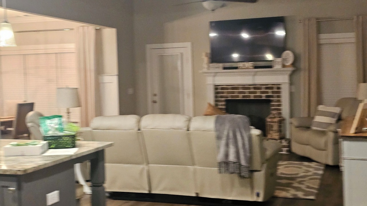 Photo of Livingroom in Langley