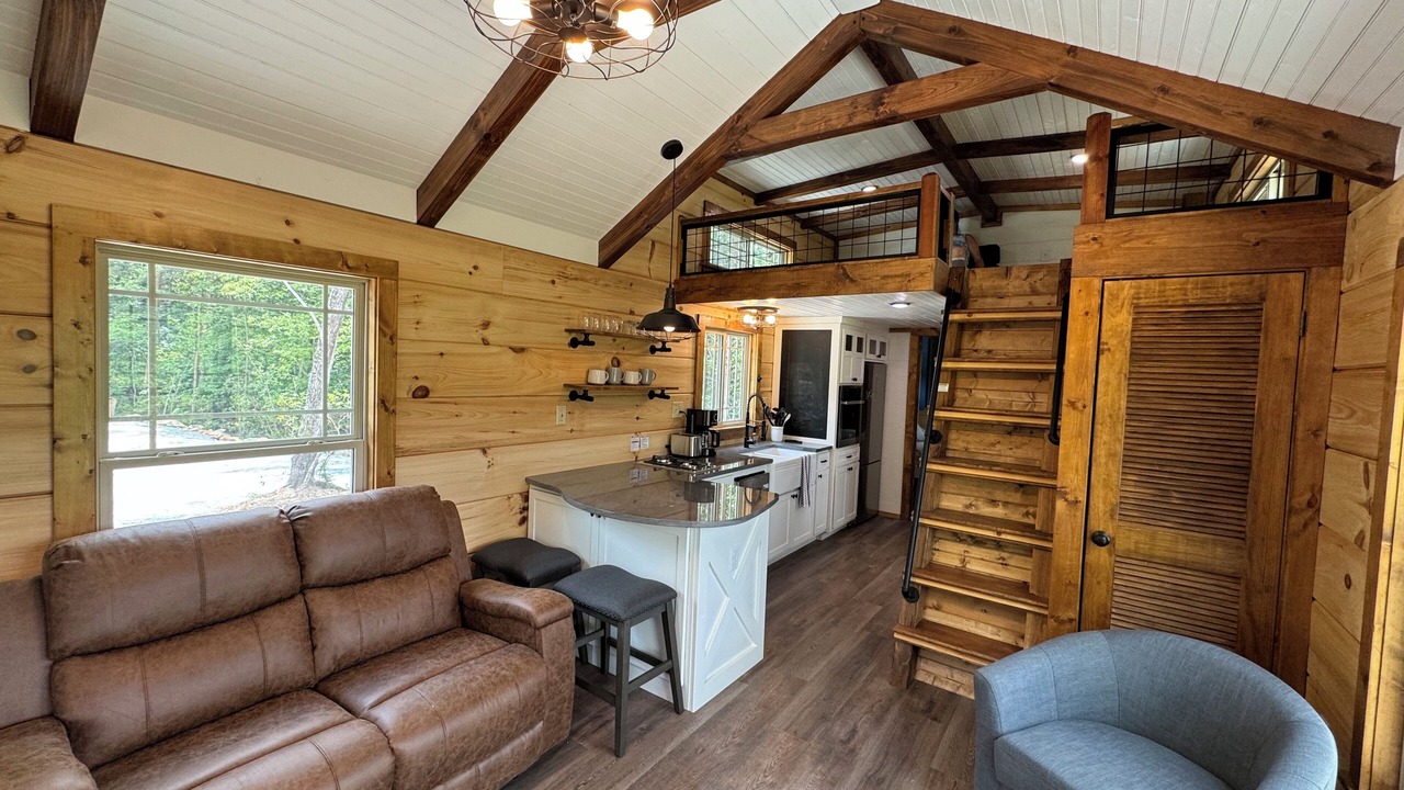 Photo of Livingroom in Cleveland