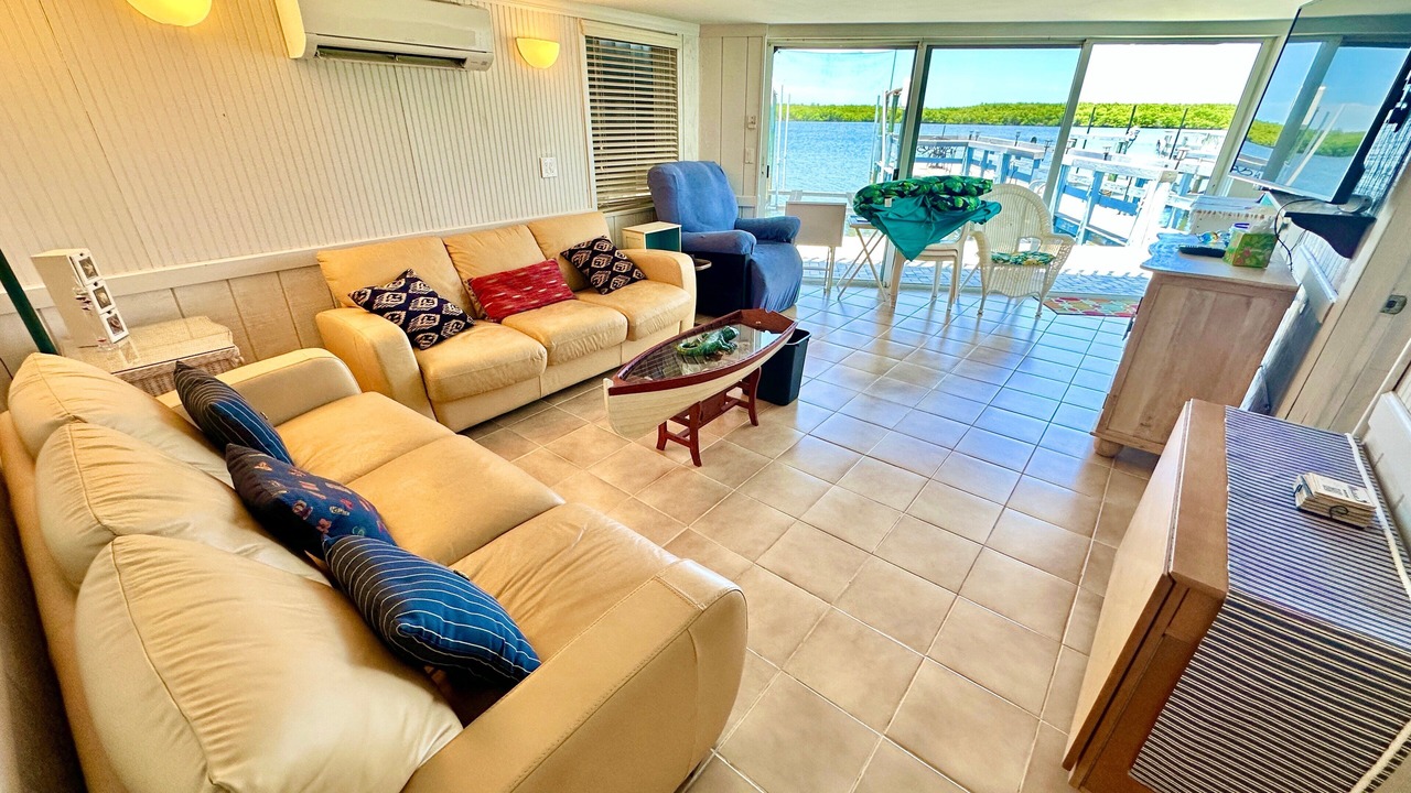 Photo of Livingroom in Nettles Island