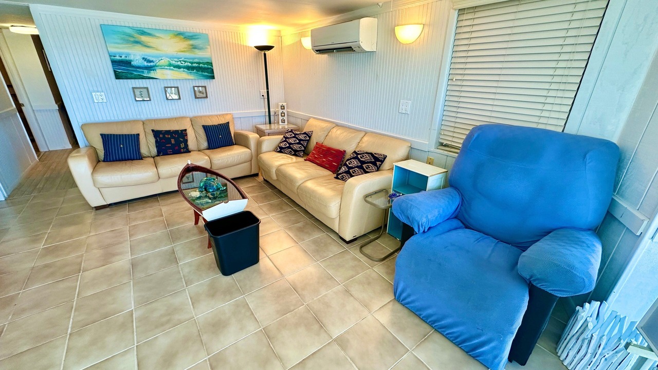 Photo of Livingroom in Nettles Island