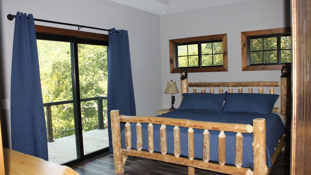 Photo of Bedroom in Hayesville