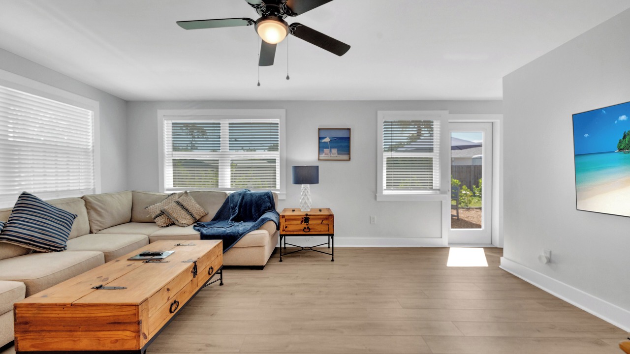 Photo of Livingroom in North River Shores