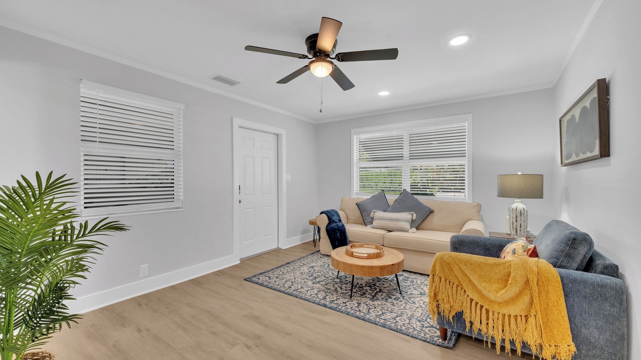 Photo of Livingroom in North River Shores