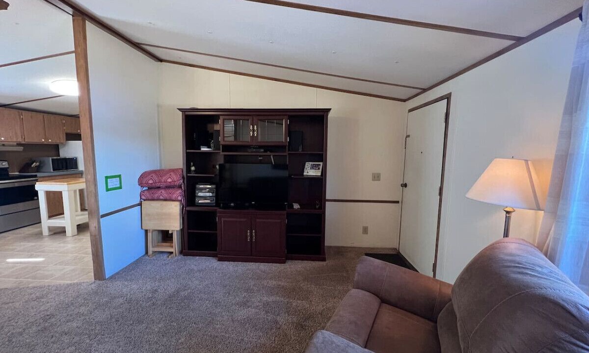 Photo of Livingroom in Saluda