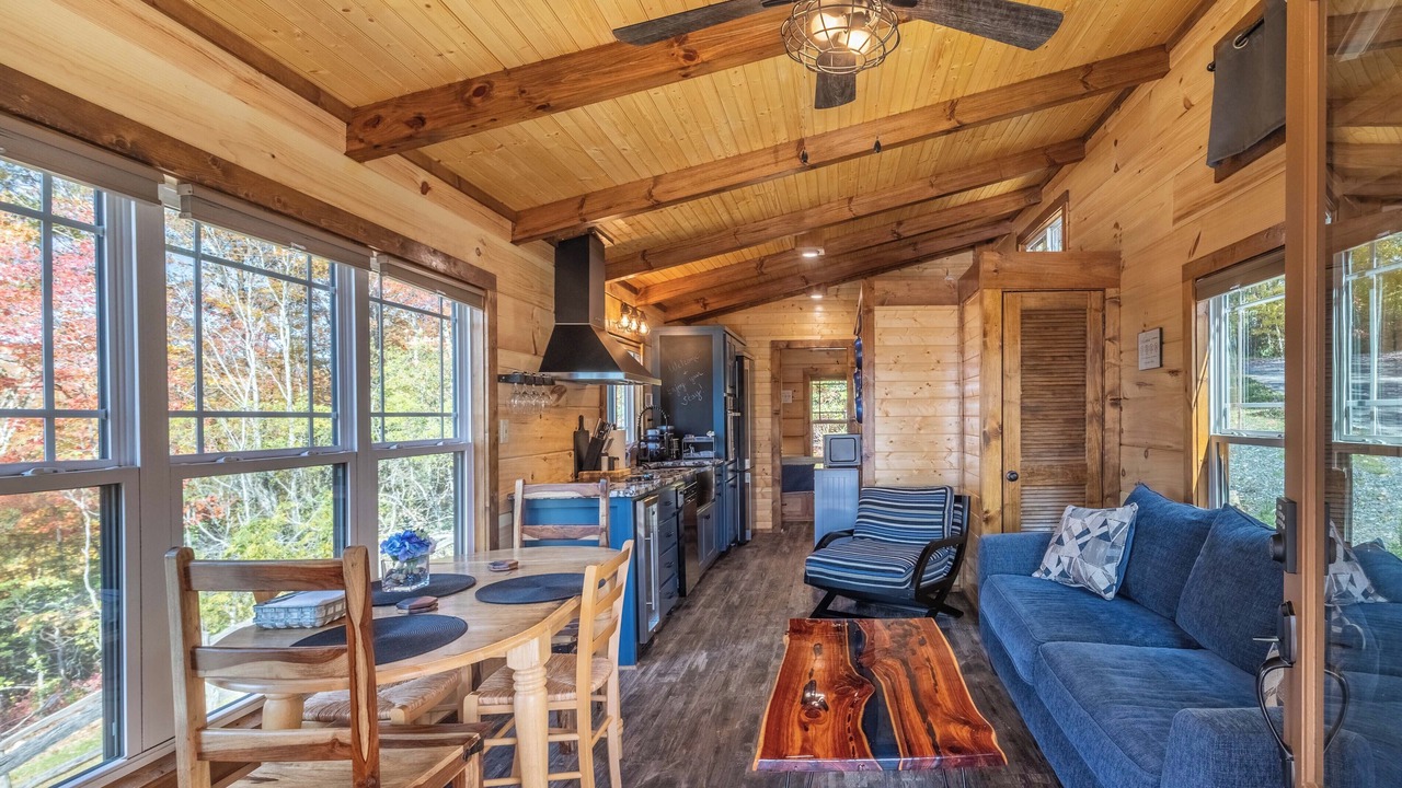 Photo of Livingroom in Topton