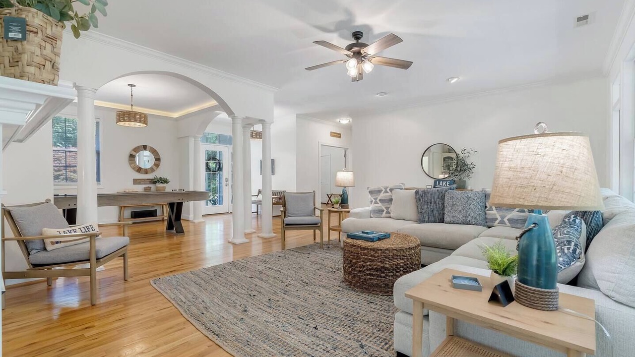 Photo of Livingroom in Seneca