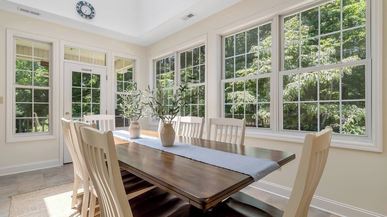 Photo of Livingroom in Seneca