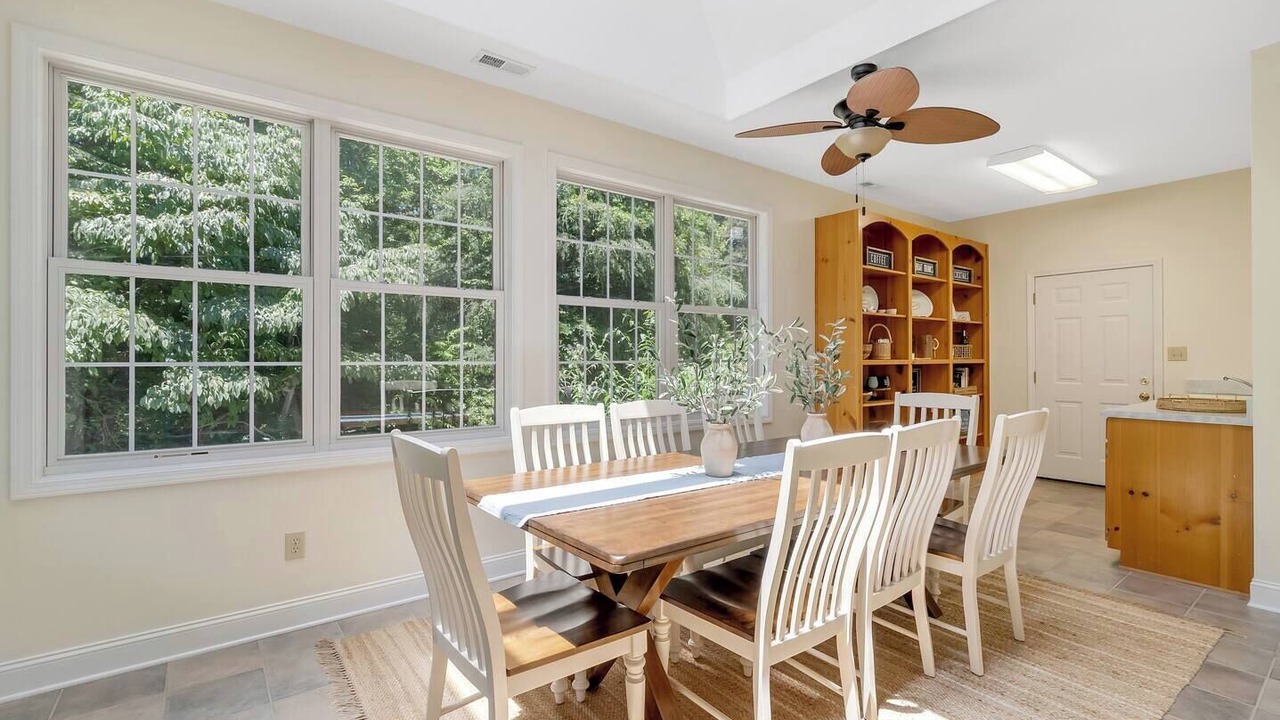 Photo of Livingroom in Seneca