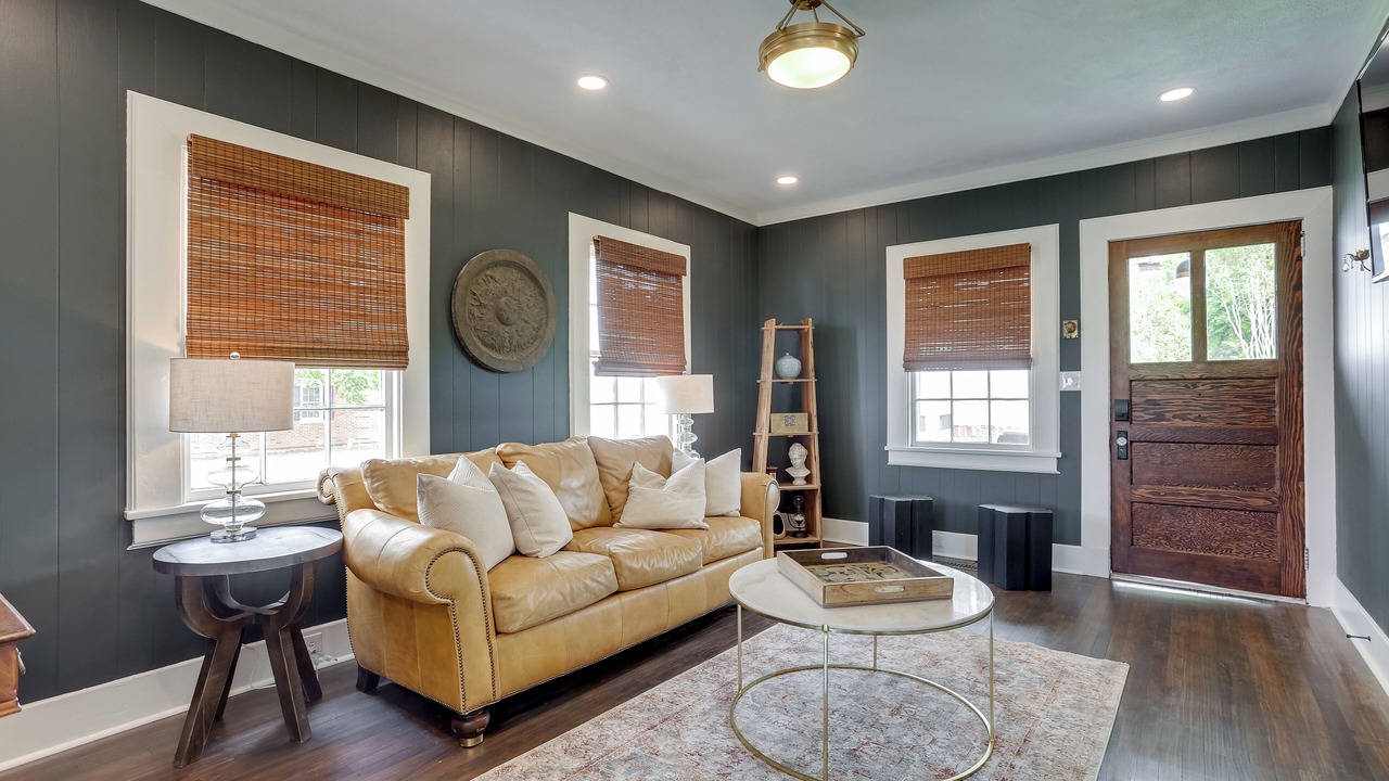 Photo of Livingroom in Downtown