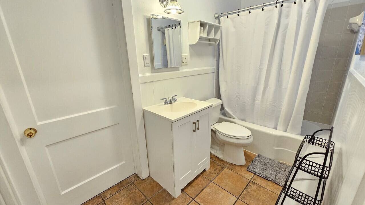 Photo of Bathroom in Colonialtown South