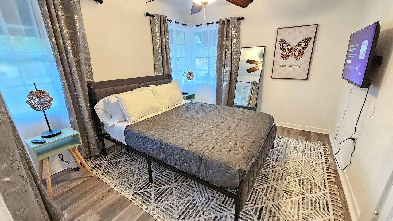 Photo of Bedroom in Colonialtown South