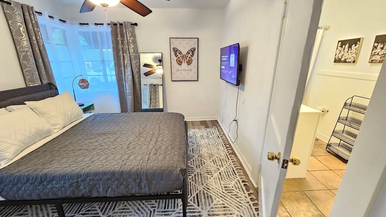 Photo of Bedroom in Colonialtown South
