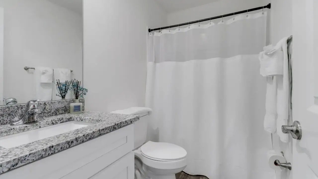Photo of Bathroom in Mariner