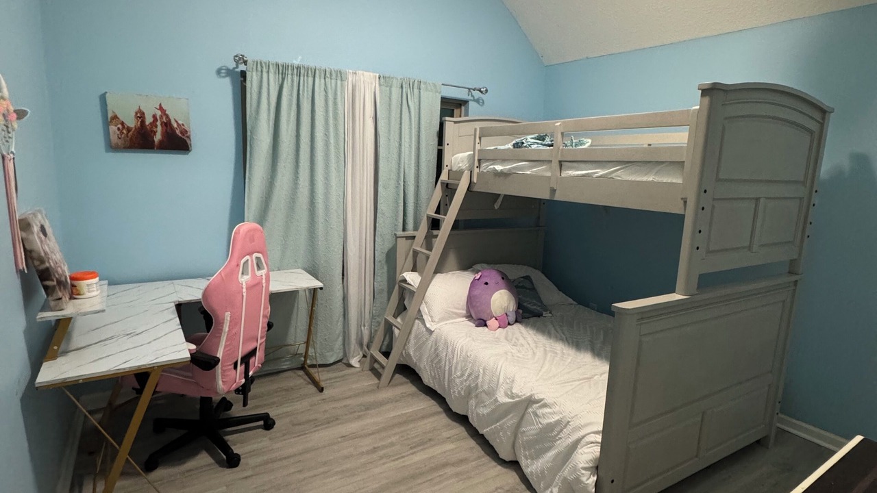 Photo of Bedroom in Midway
