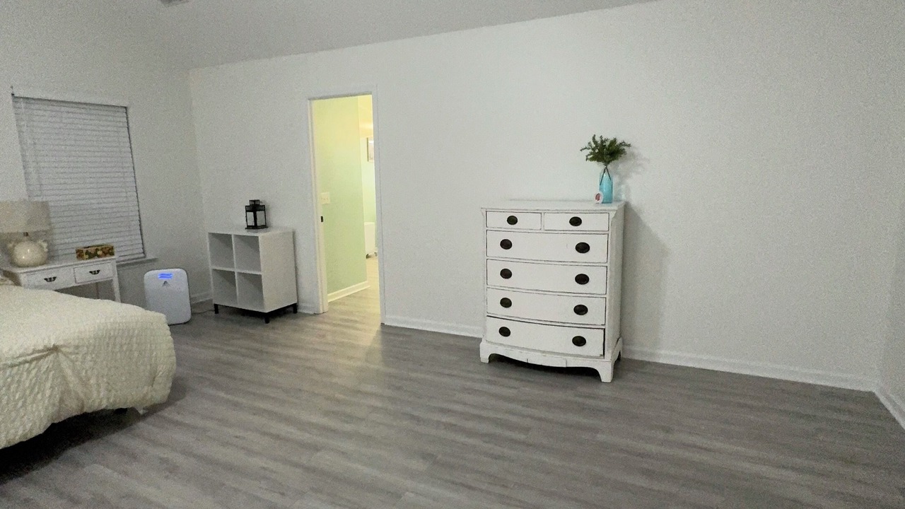 Photo of Bedroom in Midway