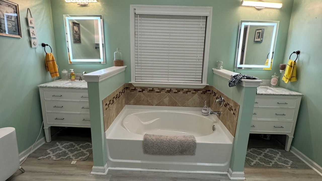 Photo of Bathroom in Midway