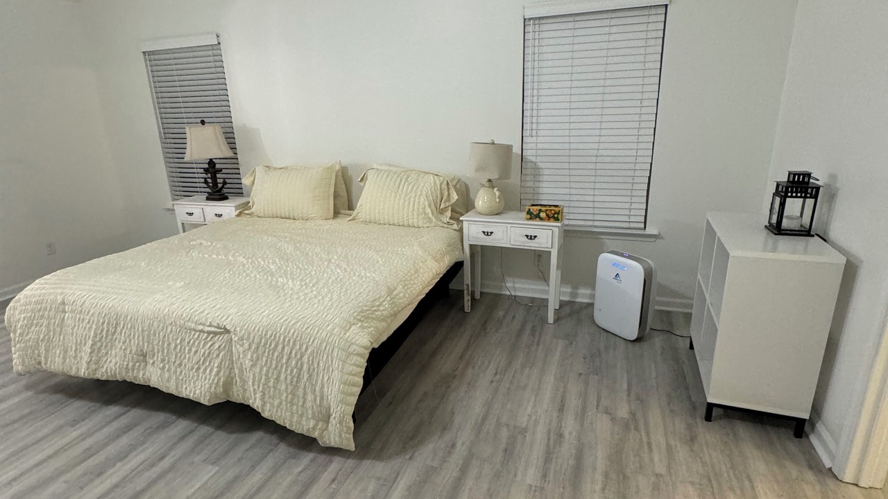 Photo of Bedroom in Midway