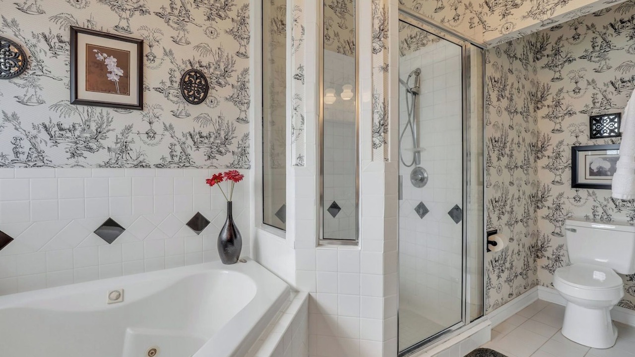 Photo of Bathroom in Midway