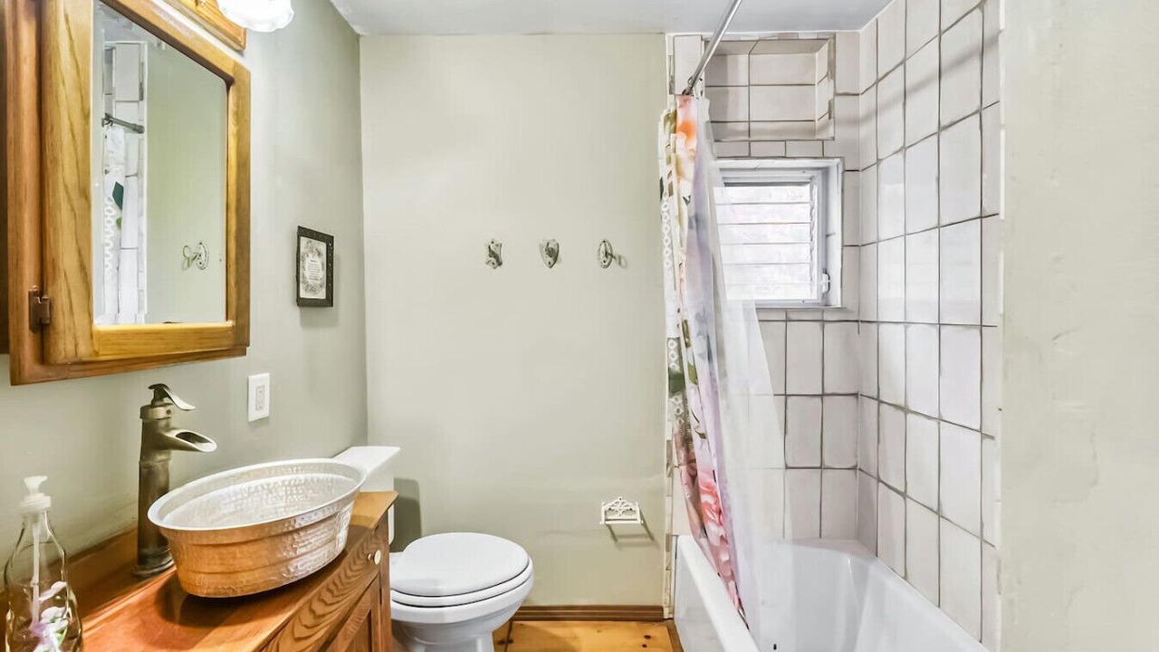 Photo of Bathroom in Northside