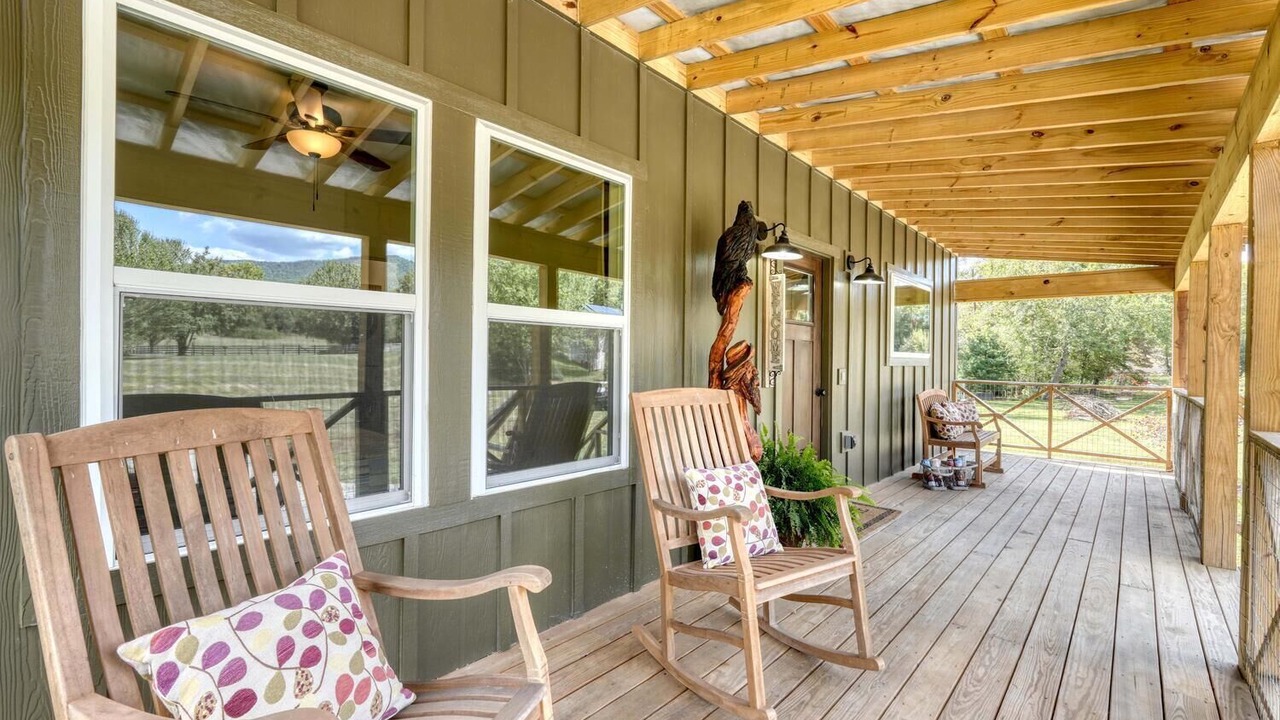 Photo of Patio Balcony in Hayesville