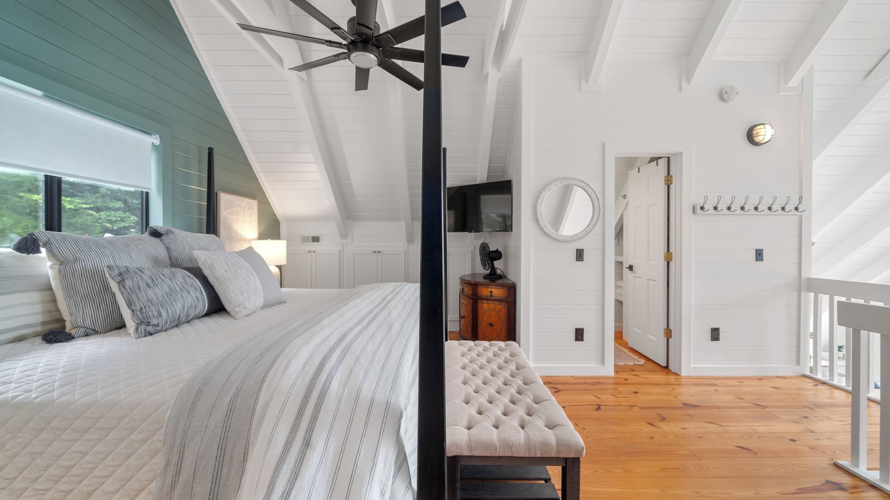 Photo of Bedroom in Seneca