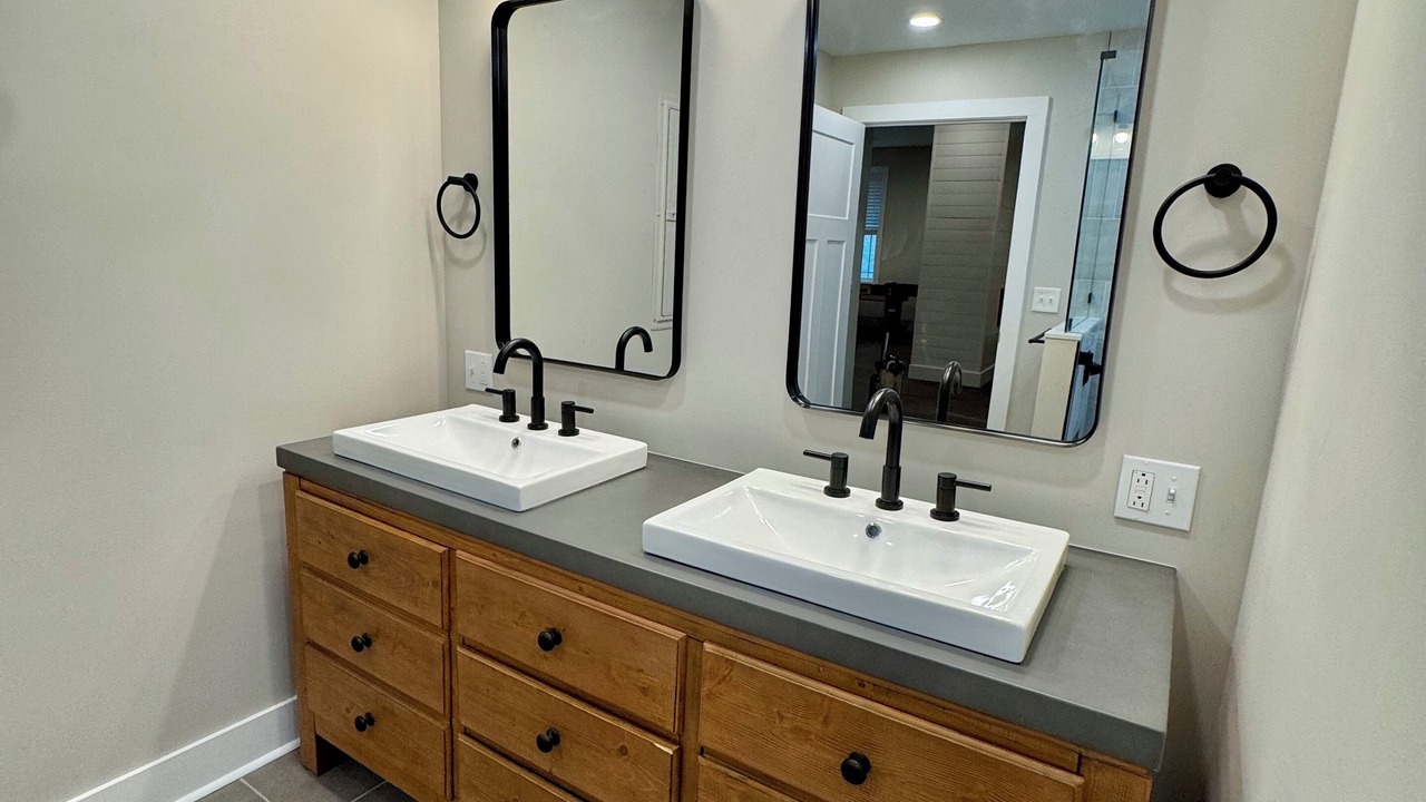 Photo of Bathroom in Seneca