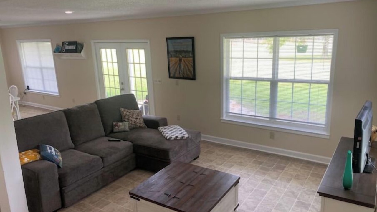 Photo of Livingroom in Williamsburg County