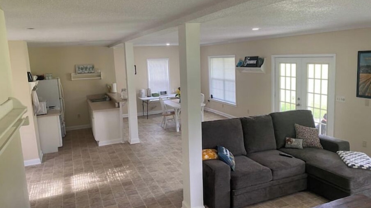 Photo of Livingroom in Williamsburg County