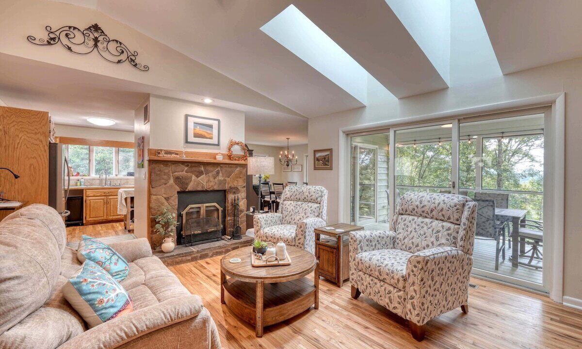 Photo of Livingroom in Hayesville