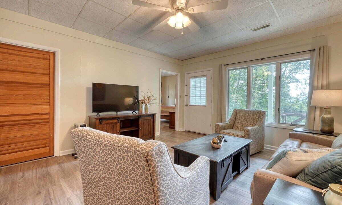 Photo of Livingroom in Hayesville