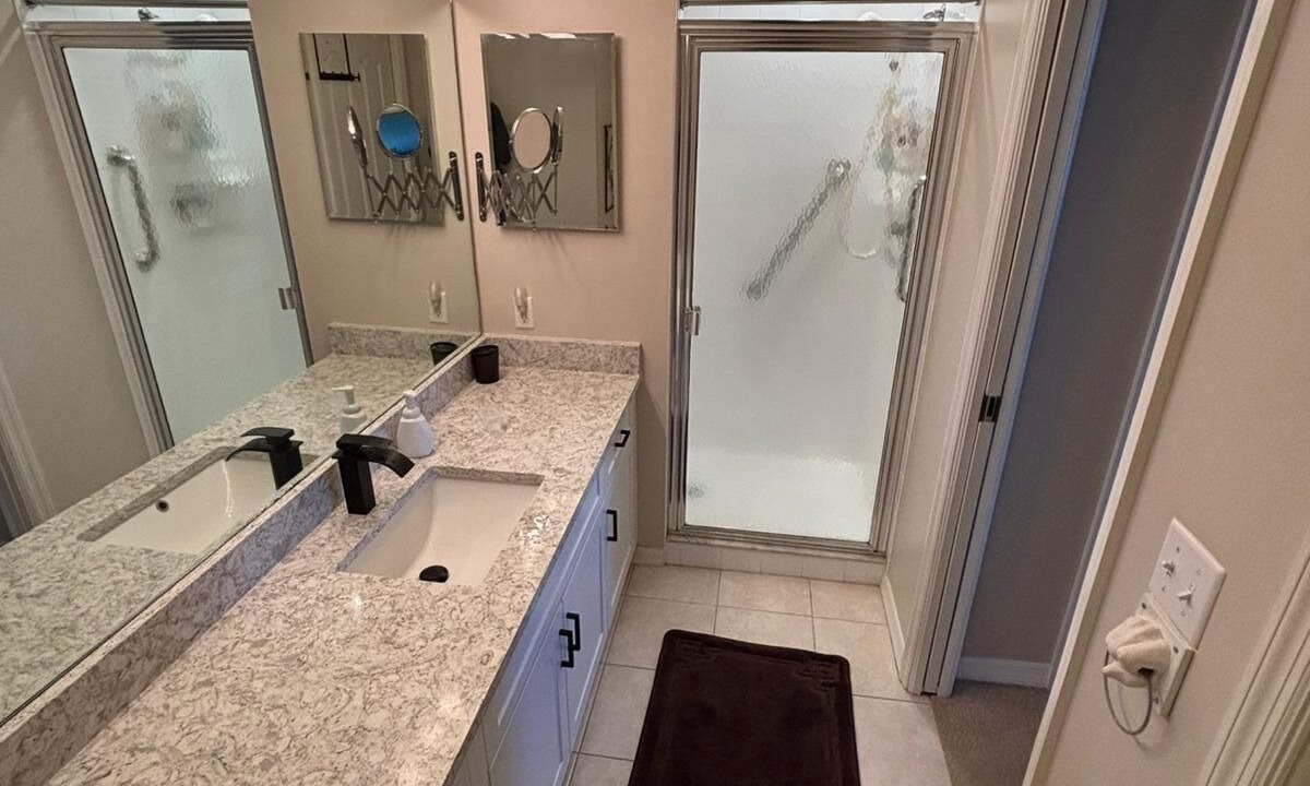 Photo of Bathroom in Naples Heritage