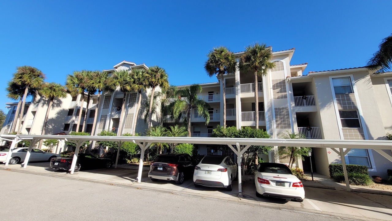 Photo of Outdoor in Naples Heritage