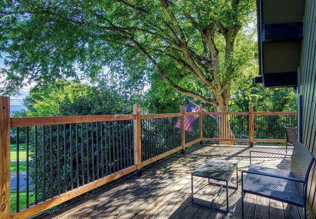 Photo of Patio Balcony in Kodak