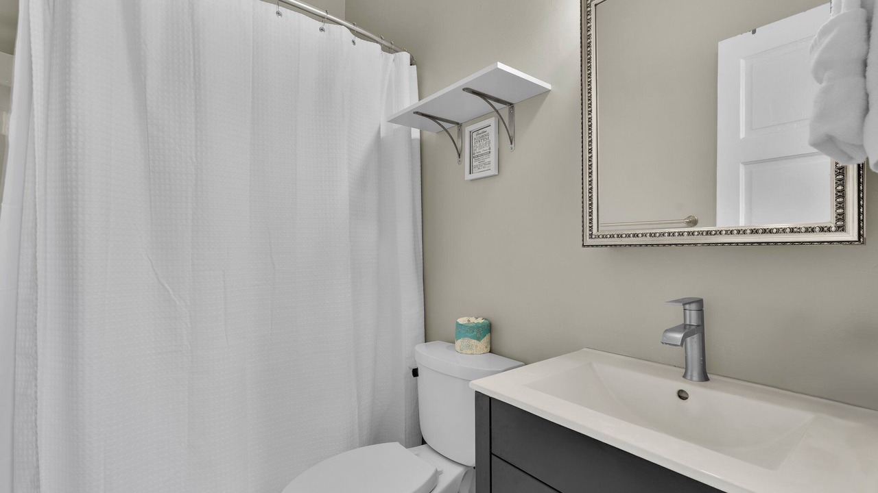 Photo of Bathroom in Dixon Park