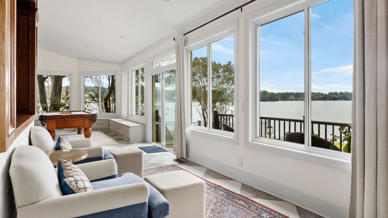Photo of Livingroom in Lake Murray of Richland