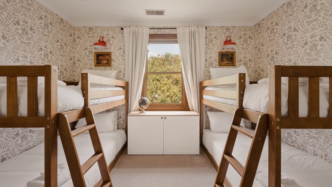 Photo of Bedroom in Lake Murray of Richland
