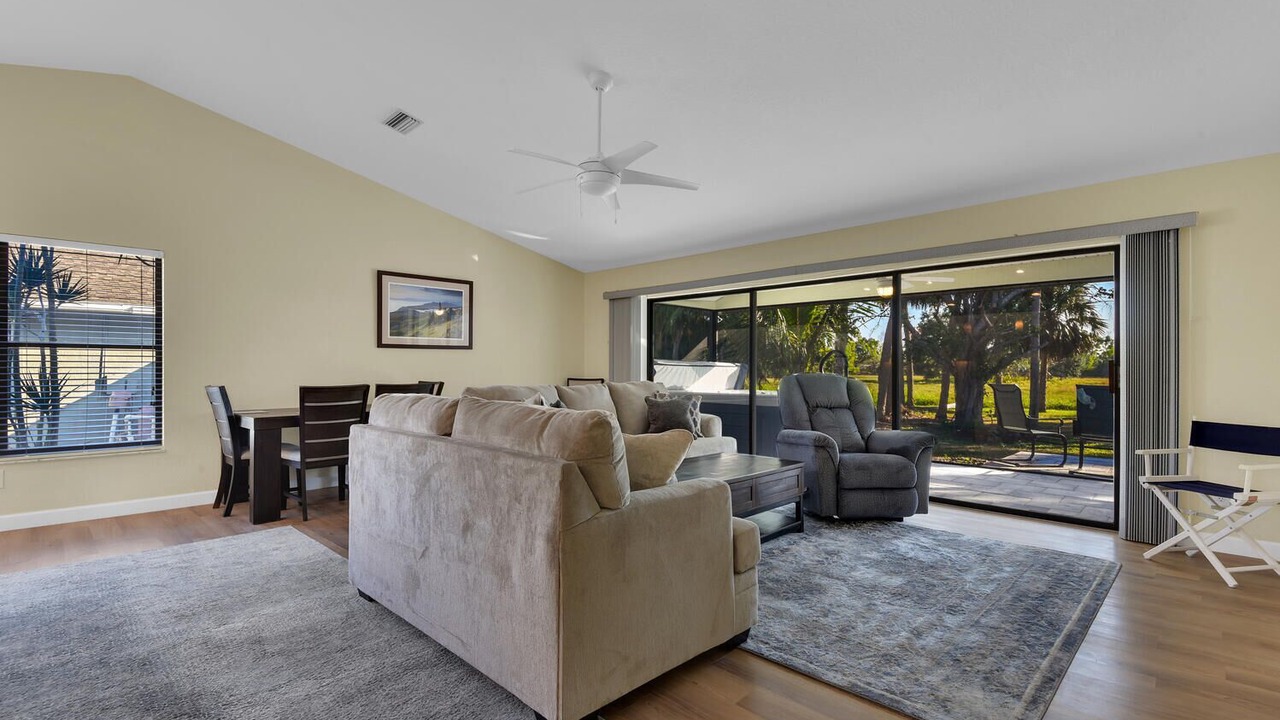 Photo of Livingroom in Lochmoor Waterway Estates