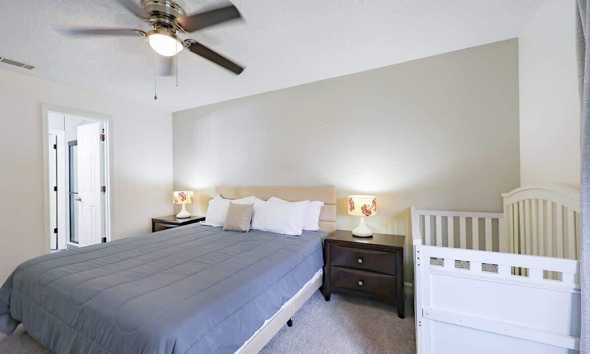 Photo of Bedroom in Florida Center North