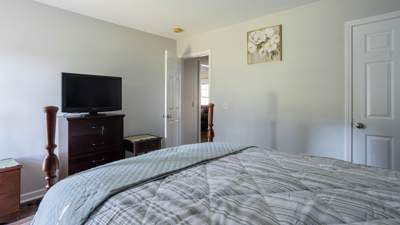 Photo of Bedroom in Oakland