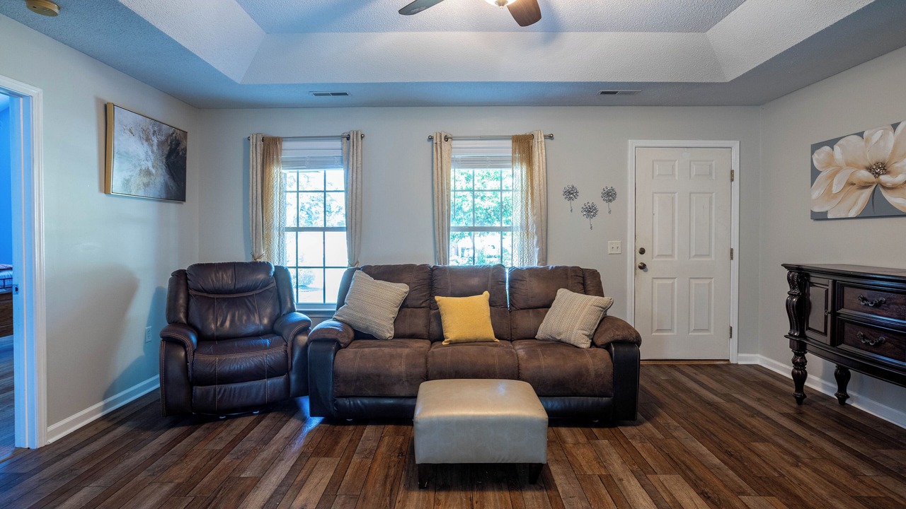 Photo of Livingroom in Oakland