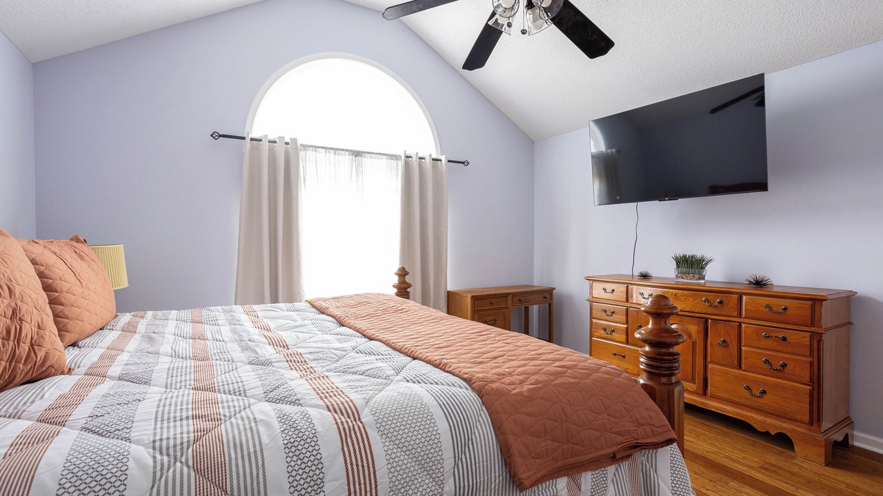 Photo of Bedroom in Oakland