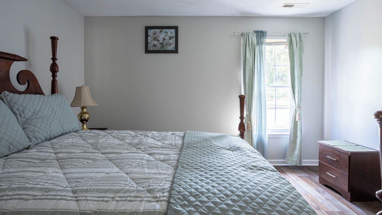 Photo of Bedroom in Oakland