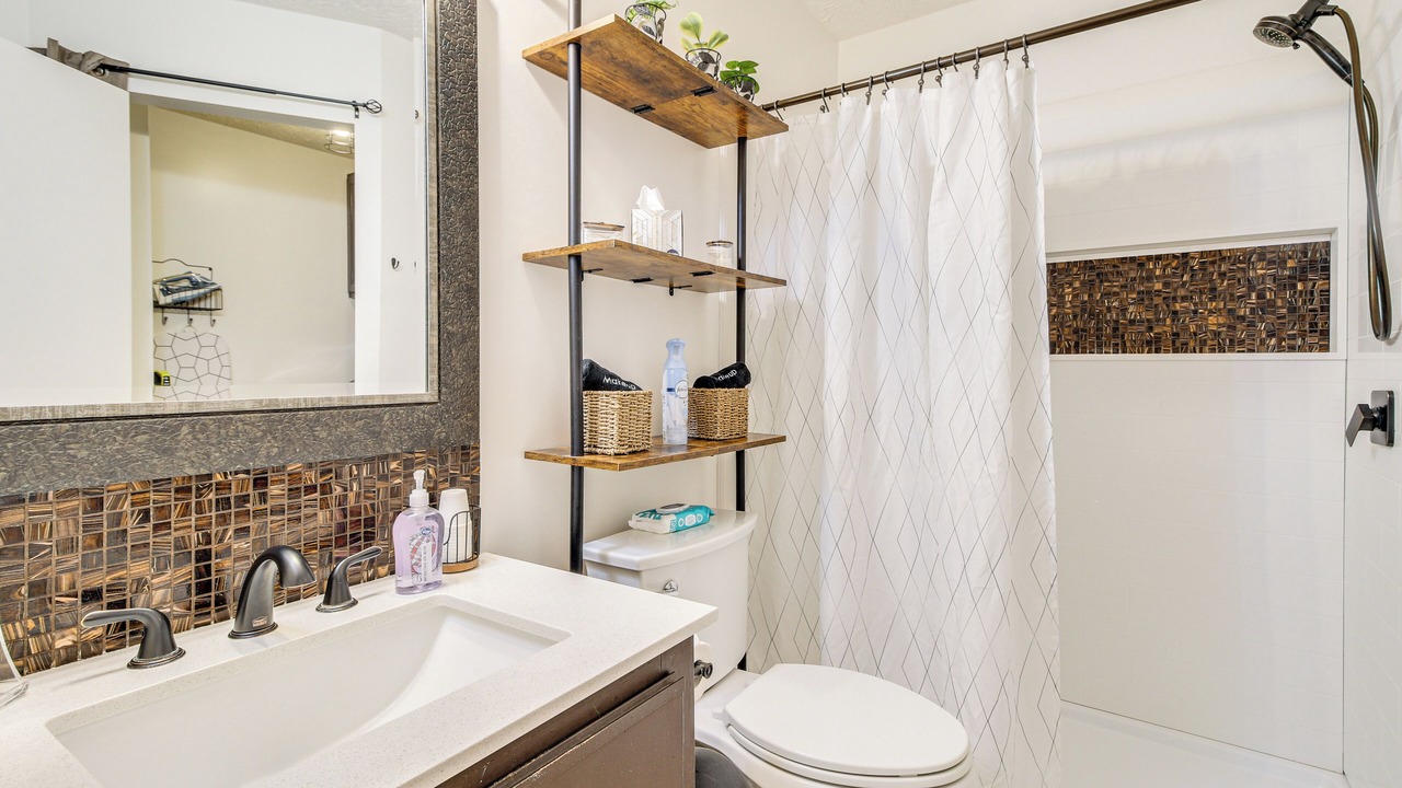 Photo of Bathroom in Whitemarsh Island
