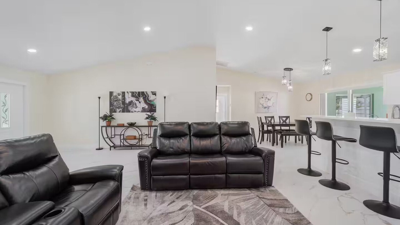Photo of Livingroom in Mariner